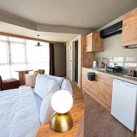 Modern & Authentic - King Bed - Center Apartment Istanbul