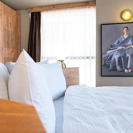 דירה Modern & Authentic - King Bed - Center *